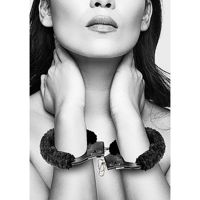 Ouch! Black & White Beginner Pleasure Furry Wrist Cuffs With Quick-Release Button Black